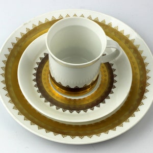 Hutschenreuther "Medley Alfabia 'Teacup & Saucer Hutschenreuther "Medley Alfabia 'Teacup & Saucer