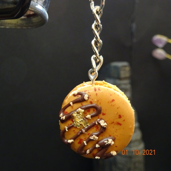 Macaron Schlüsselanhänger mit Polymerpaste Mörtel und Blattgold Fake