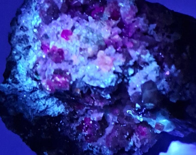 UV Grossular Garnet