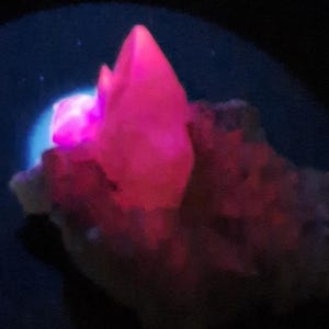 calcite glow glow in the dark