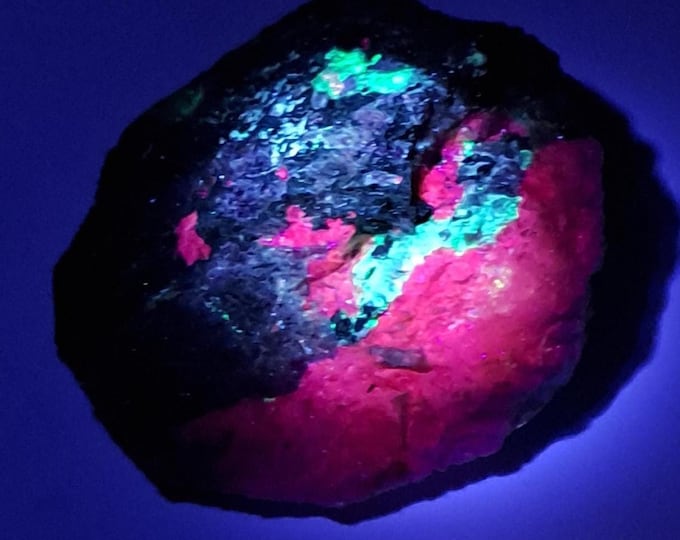 UV Reactive Natural & Unpolished Eudialyte