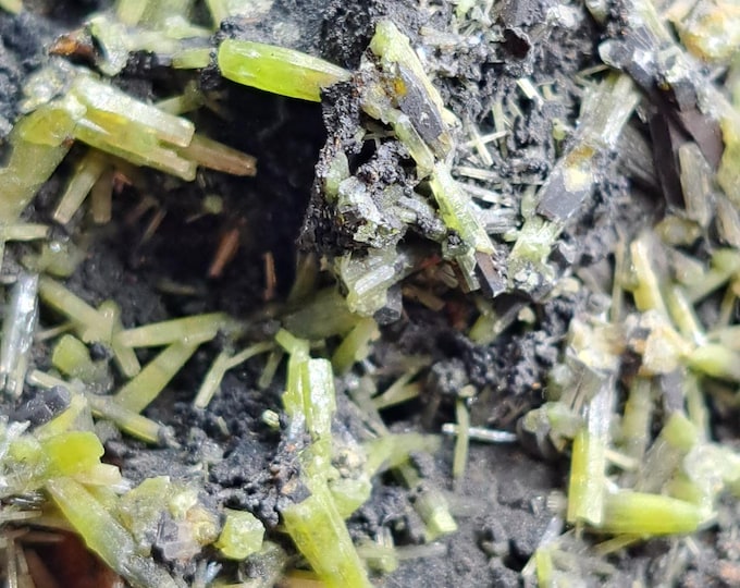 CLOSEOUT-Pyromorphite-France