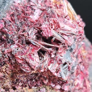 Erythrite