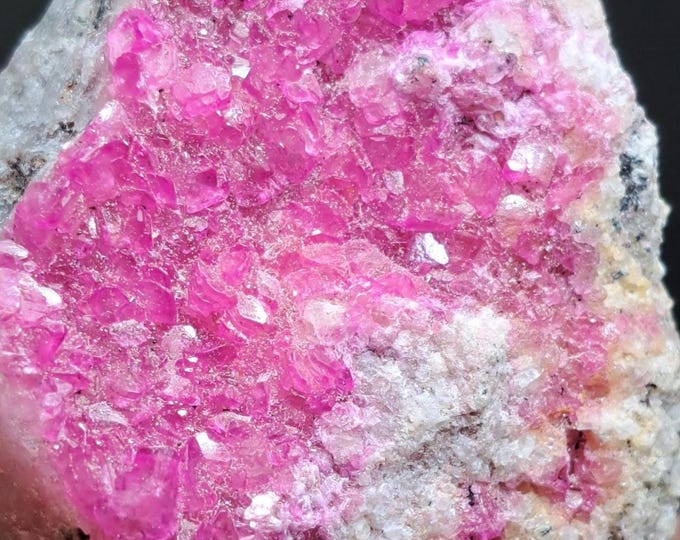 Sparkly Cobalto Calcite
