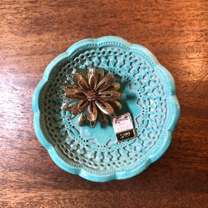 REDUCED! Monet &quot;Mina&quot; Brooch – Vintage New with Original Tag – Great for Your Monet Collection