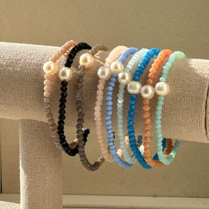 Perlen Armband mit Tschechischen Kristallen: Buntes Rocailles Stretch Armband