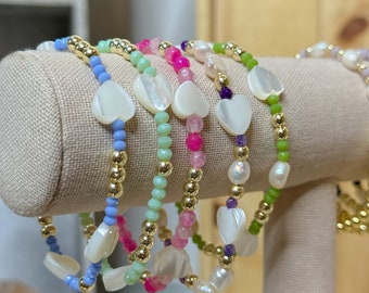 Mother of Pearl heart Bracelet, Boho Style Jewelry, Heart Stretch Bracelet, Love Jewelry, Elastic Beaded Bracelet, Beaded Bracelet