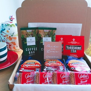 Coffee & Tea Lovers Letterbox Giftset - Personalised | Yorkshire Tea Gift | Digestive Loftus Biscuit Giftset | Happy New Home Gift