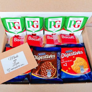 Tea Lover & Biscuit Letterbox Gift Set with Personalised Card | Afternoon Tea | Digestive | Biscoff | PG Tips | Thinking of You | Get Well