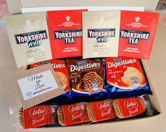 Proper Brew - Ultimate Yorkshire Tea Duo set - personalised tea giftset | Gold | Tea & Biscuits | Hamper | Afternoon Tea | Prefect Present