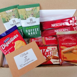 Coffee Lover, Chocolate & Biscuit Letterbox Gift set with Personalised Card | Afternoon Tea | Digestive | Biscoff | Happy Birthday |