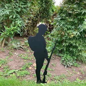 Metal Soldier Garden Stake: Remembrance Day Memorial Decor, Veteran Tribute, Tommy Soldier 60cm image 5
