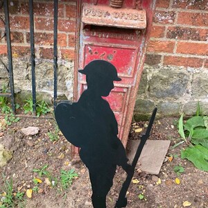 Metal Soldier Garden Stake: Remembrance Day Memorial Decor, Veteran Tribute, Tommy Soldier 60cm image 6