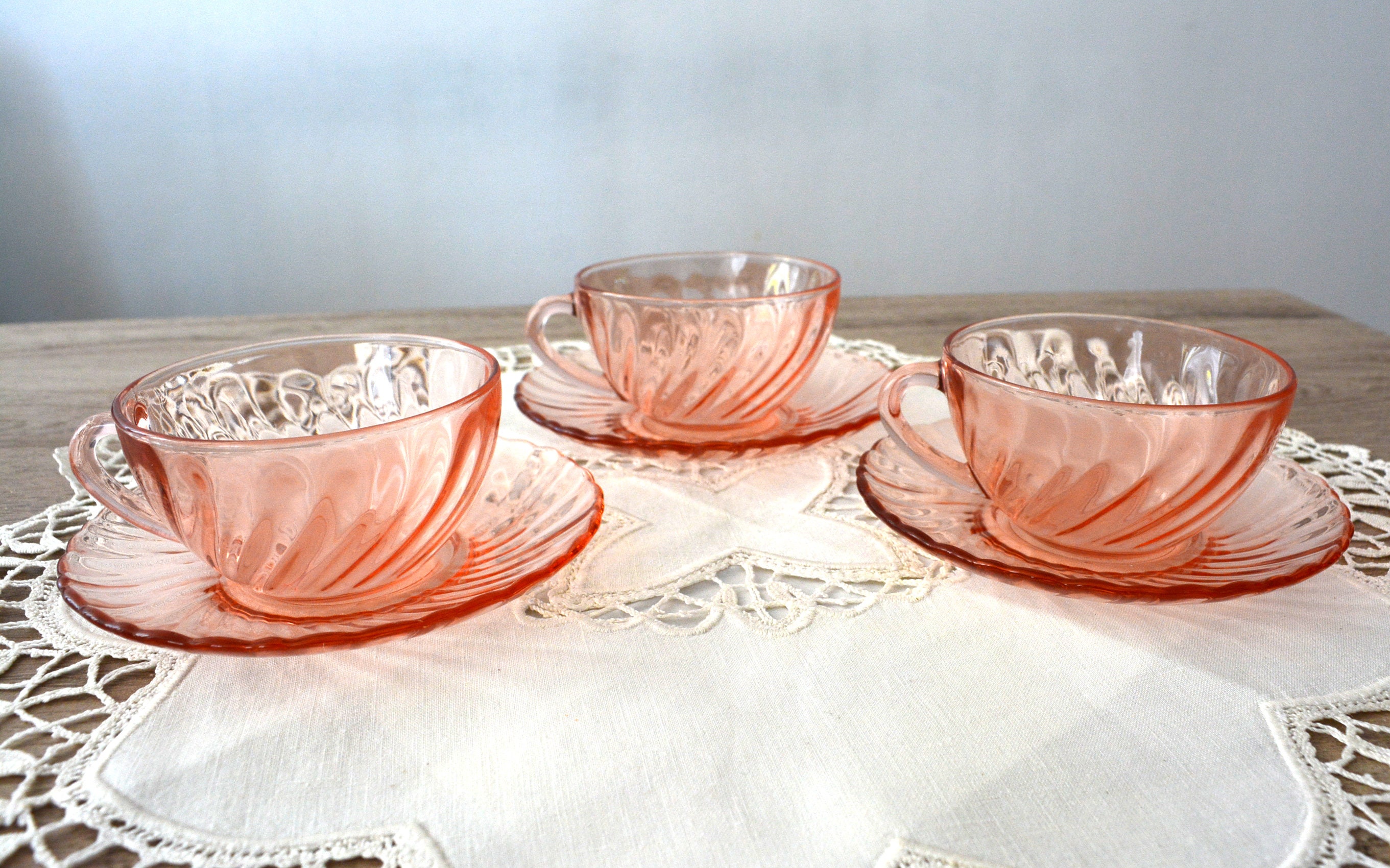 Set de 3 Tasses Vintage, Verre Rose Arcoroc France, Thé, Café Saumon Rose