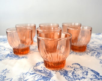 French vintage 7 glasses salmon pink arcoroc, vintage glasses