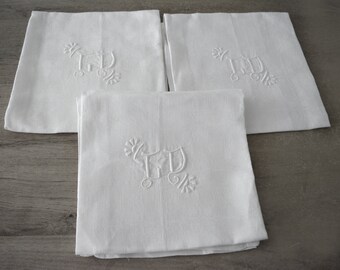 Set of 3 monogrammed antique napkins, white napkins, monogramme LD, 3 damask towels,  french tableware
