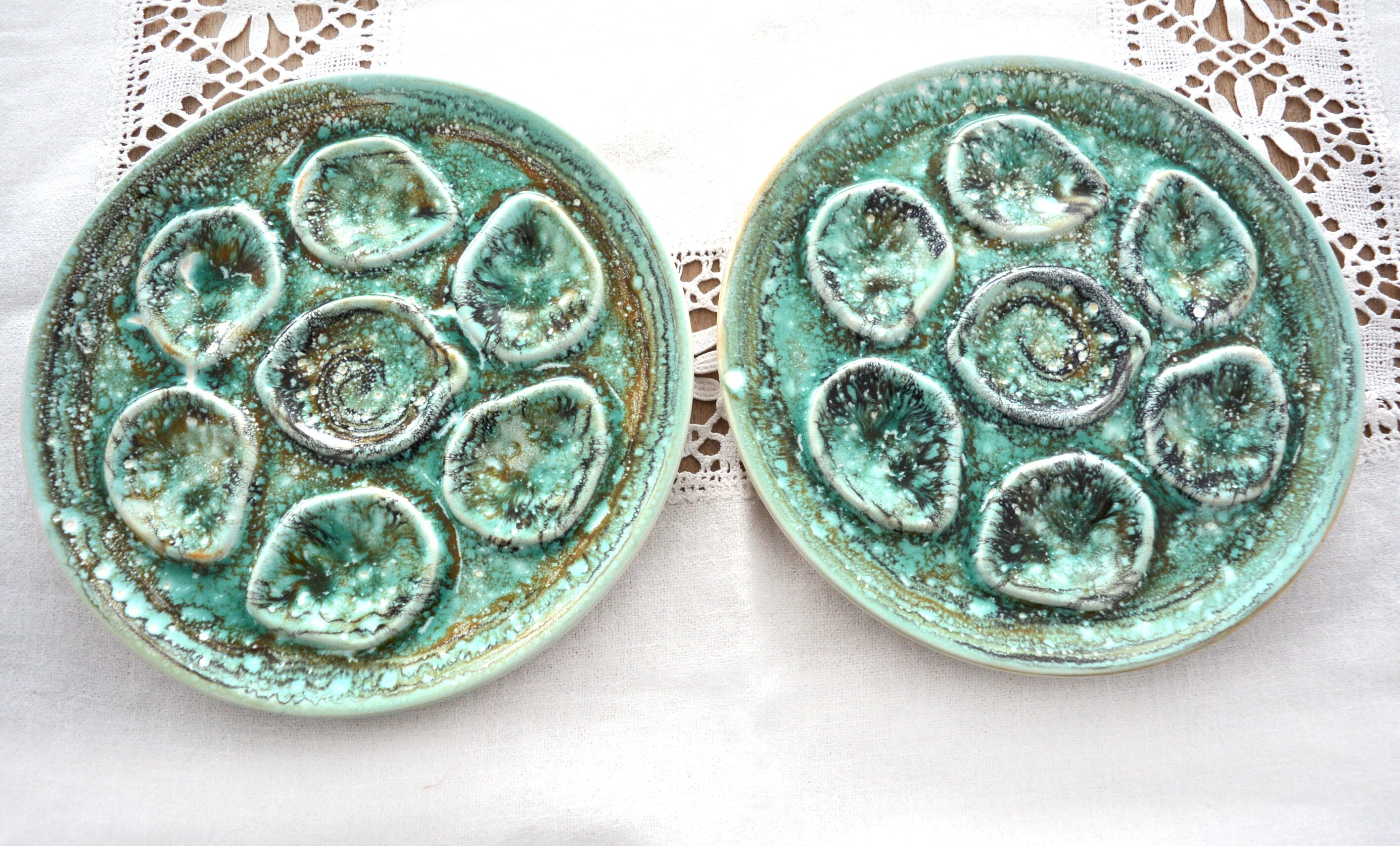 Paire d'assiettes d'huîtres Vintage Turquoise , Majolique Niderviller, Motif Mousse Assiettes de Fru