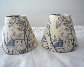 Paar decoratieve lampenkappen toile jouy bleu, handgemaakt