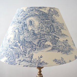 Abat-jour en tissu français Jouy, motif pastoral antique, TOILE JOUY pastels bleus, ARTISANAT image 4