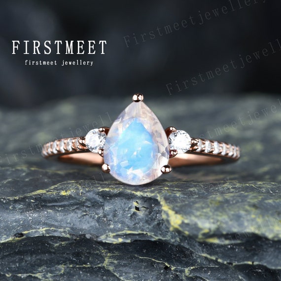 Moonstone anniversary ring deals