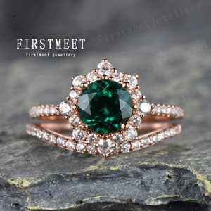Platinum Emerald Ring Vintage Emerald Engagement Ring Rose Gold Diamond Wedding Band Curve Bridal Set Moissanite Ring Unique Halo Jewelry