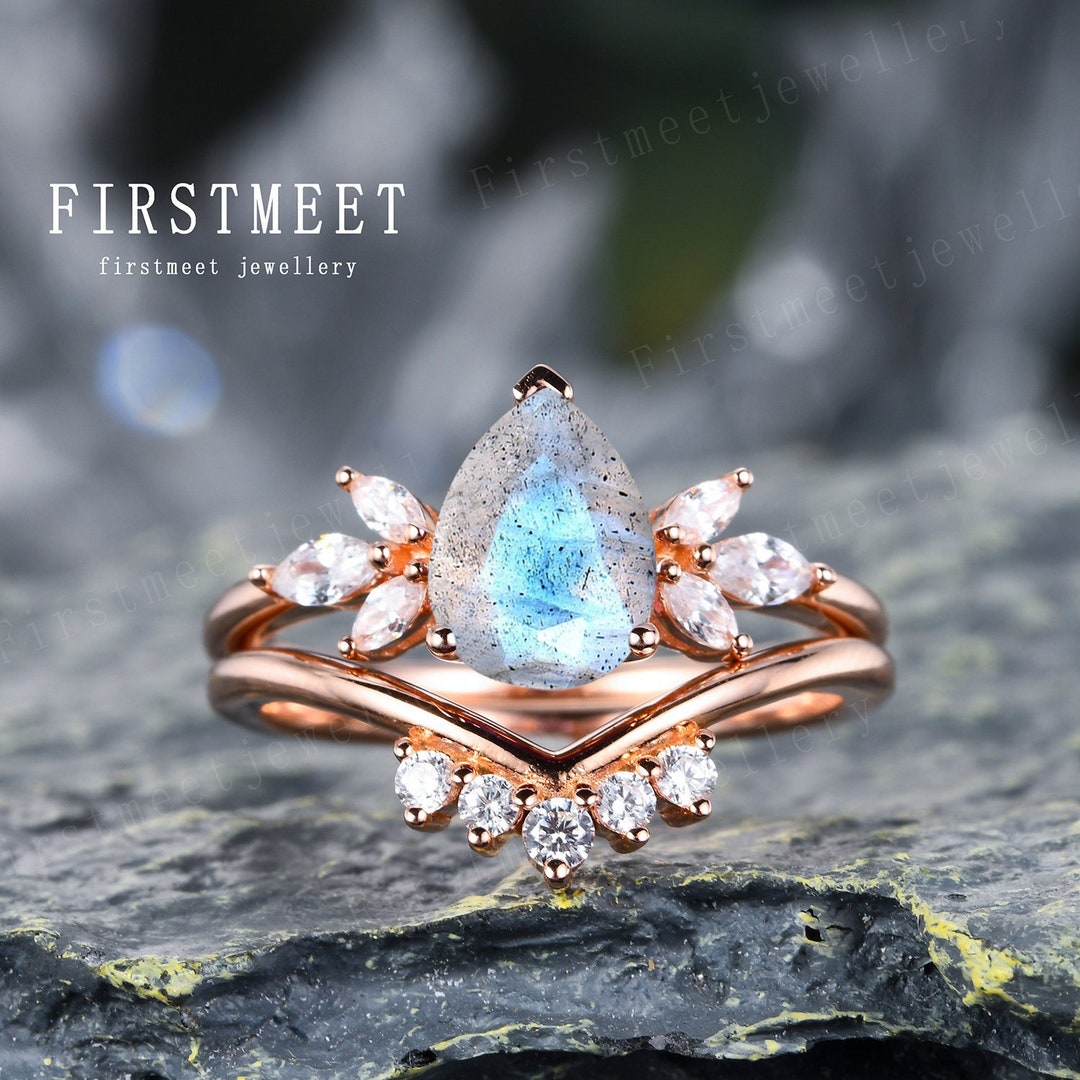 Ensemble de bagues de fiançailles en labradorite uniques pour