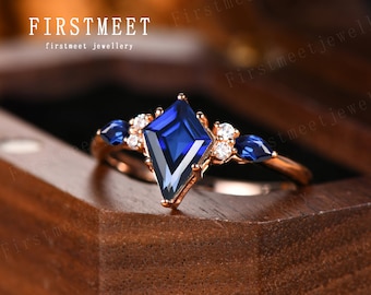 ヴィンテージ カイトカット ブルーサファイアリング ユニークな