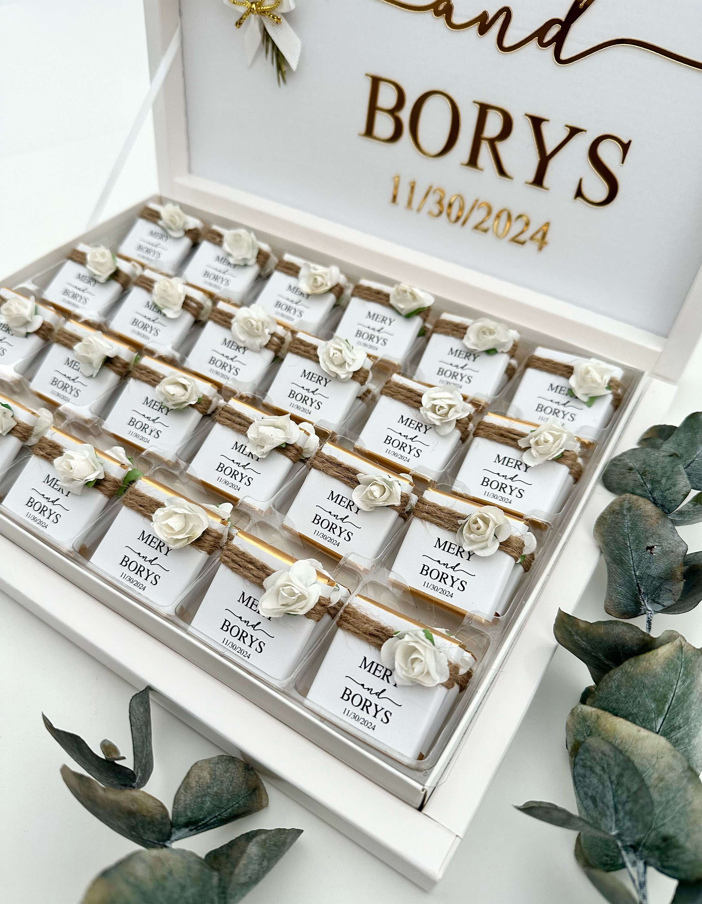 White Wedding Favors Chocolate, Wedding Favors, Engagement Favor, Wedding Chocolate, Luxury Chocolate, Customized Chocolate, Flowered Favors