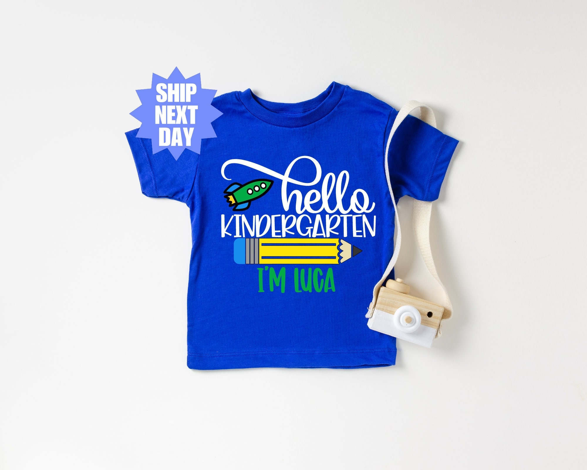 Shirt kleuterschool, hallo kleuterschool, outfit eerste schooldag, gepersonaliseerd naamshirt, terug naar school, kinder shirts, T-shirt kleuter