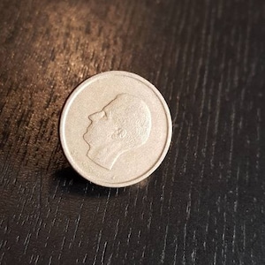 Pin coin Belgium 20 francs head