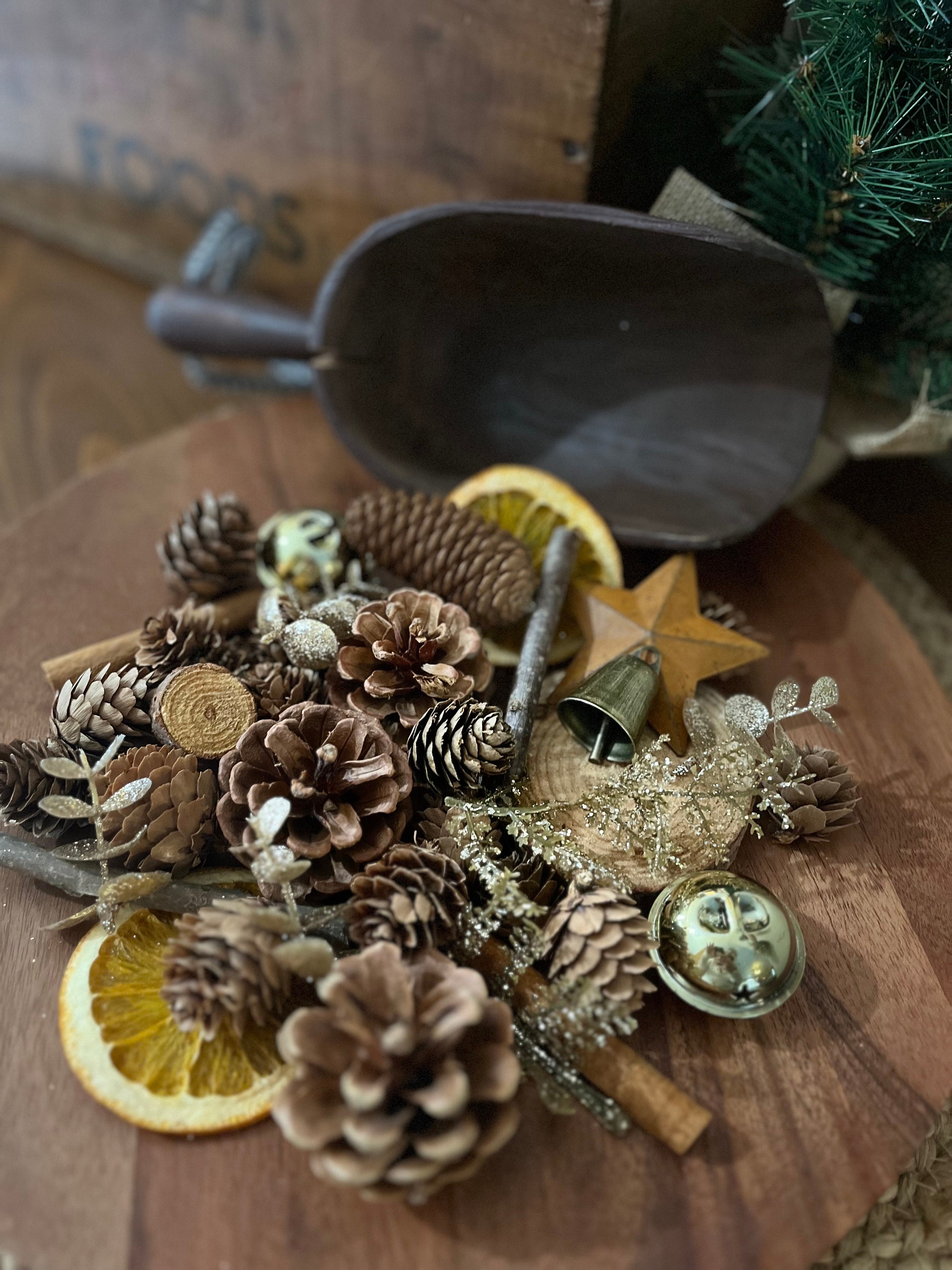 Gold Christmas Potpourri|Yule Potpourri|Holiday Decor|Vase Filler|Dough Bowl - Thumbnail 2