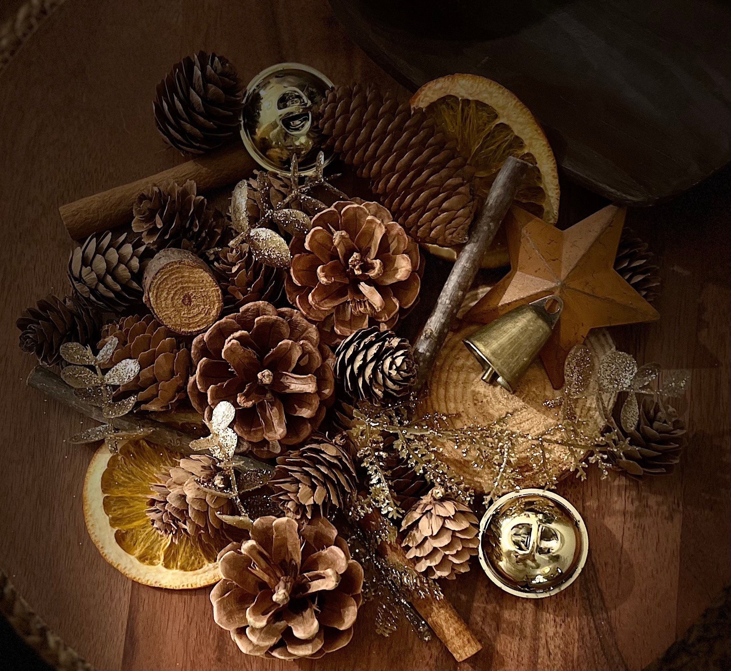Gold Christmas Potpourri|Yule Potpourri|Holiday Decor|Vase Filler|Dough Bowl - Thumbnail 3
