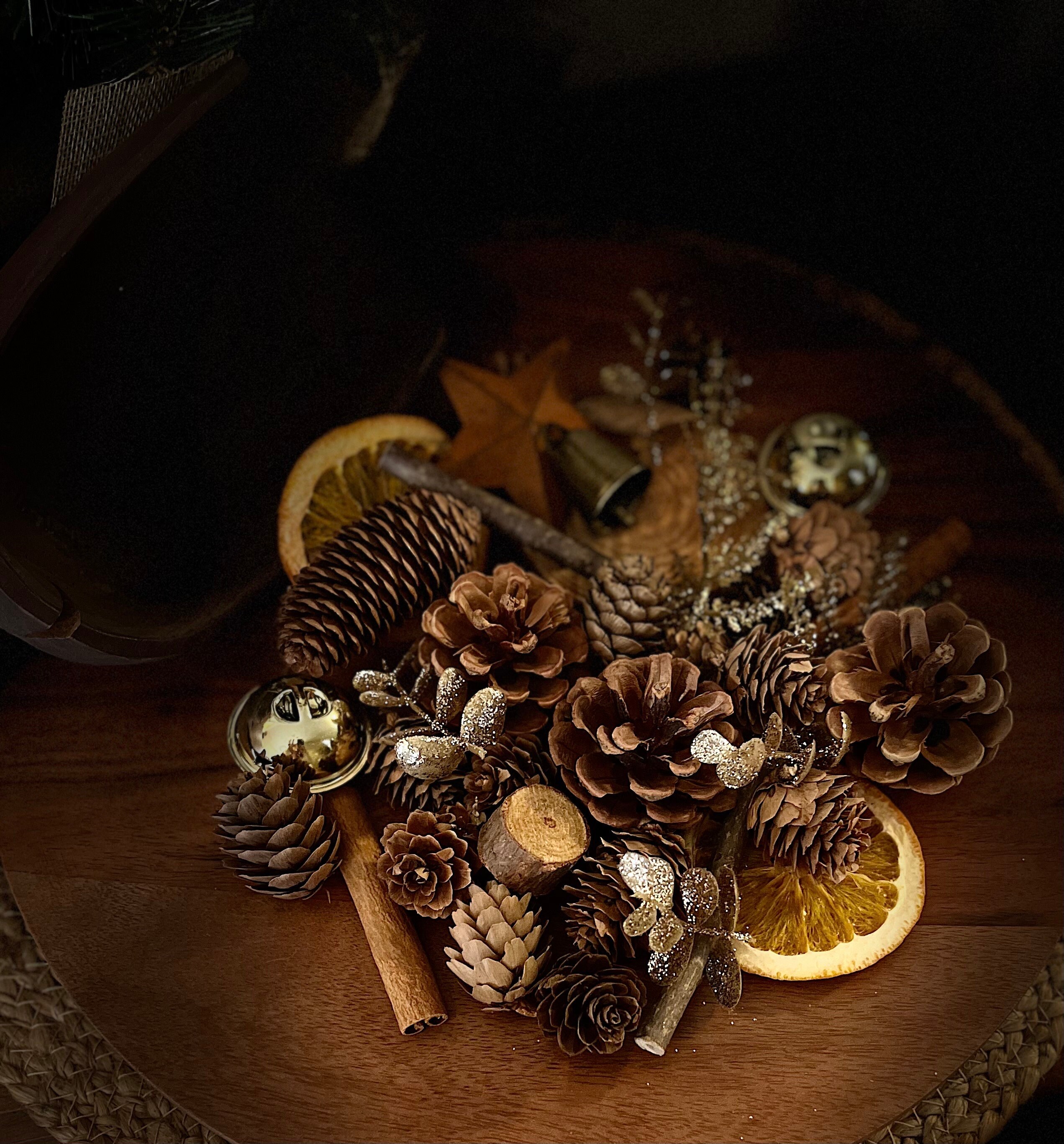 Gold Christmas Potpourri|Yule Potpourri|Holiday Decor|Vase Filler|Dough Bowl - Thumbnail 4