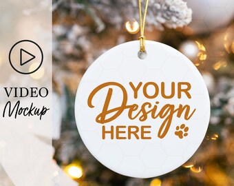 Video mockup di ornamenti natalizi, ornamenti rotondi in ceramica bianca, ornamenti in ceramica stampati a sublimazione, mockup di ornamenti Printify, video mockup di ornamenti