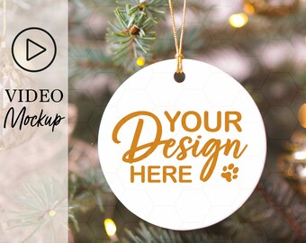 Video mockup di ornamenti natalizi, ornamenti rotondi in ceramica bianca, ornamenti in ceramica stampati a sublimazione, mockup di ornamenti Printify, video mockup di ornamenti