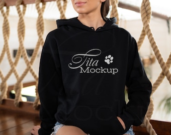 Gildan 18500 Mockup, Czarny Bluza z Kapturem Mockup, Gildan Czarny Bluza z Kapturem Mockup, Model Bluzy z Kapturem Mockup