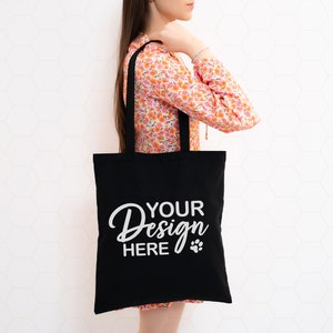 Black Tote Bag Mockup, Canvas Tote Bag Mockup, Printify Tote Bag, Aesthetic Tote Bag, Gift Bag Mockup, Print on Demand Mockup, Model Mock up