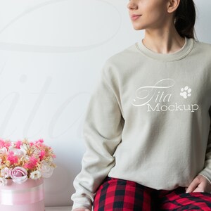 Gildan 18000 Mockup, Sweatshirt Mockup, Gildan Sand Sweatshirt Mockup, Model Mockup