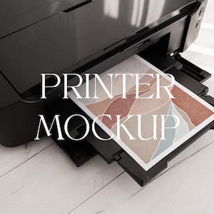 Mockup de pôster em PSD, mockup de impressora em PSD, mockup de pôster para impressão, mockup de pôster vertical, mockup de impressora de mesa, mockup de página de impressão, mockup de página A4