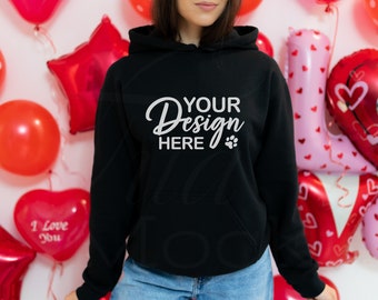 Gildan 18500 Schwarzer Hoodie Valentine Mockup (Digitaler Download)