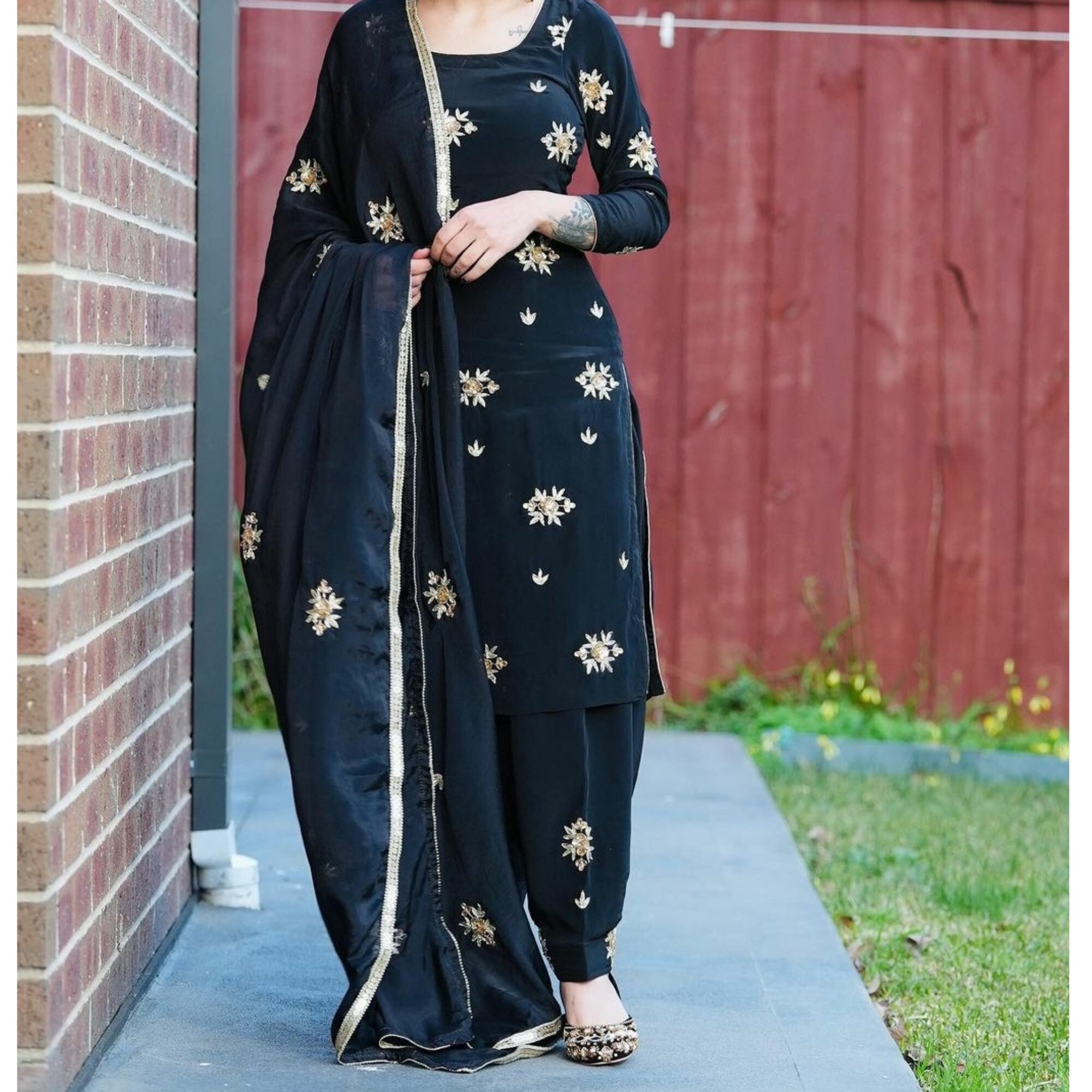 Punjabi salwar suit black Clearance