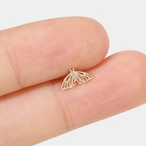Orecchino a bottone a forma di falena in oro massiccio 14k, piccolo orecchino a forma di cartilagine, orecchino a forma di falena, orecchino a forma di elica, orecchino a forma di trago, orecchino a forma di conchiglia, orecchino con parte posteriore piatta