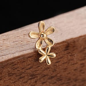 14k massief gouden dubbele bloem labret kraakbeen helix tragus conch push-back studoorbel