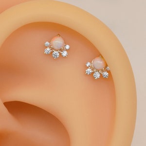 14k Solid Gold Opal Blume Ohrstecker intern Verlegt Knorpel Gestüt Cute Opal Conch Ohrring Helix Tragus Stud Labret Stud flache Rückseite