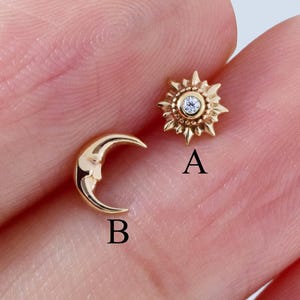 Mond und Stern Ohrring, 14K Solid Gold Halbmond Ohrstecker, Gold Starburst Piercing, Threadless Flat Back Ohrring, Nasenstecker 20g
