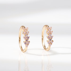 Anillo de oro macizo de 14 k con diseño floral rosa para el tabique nasal, delicado aro Daith Huggie con forma de vid, aro con forma de hoja rosa, anillo para el cartílago, aro con forma de trago y hélice, 16 g, 8 mm