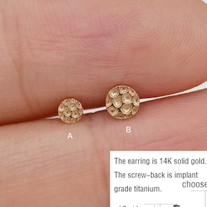 14k Solid Gold Hammered Disc Stud Earring Internally Threaded Earring Gold Round Stud Helix Conch Earring Tragus Stud Screw Flat Back Stud