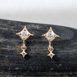 Pendiente de oro macizo de 14 k con forma de estrella y diamante, con cierre a presión, de moissanita y Polaris, para piercing de cartílago, hélice, trago, sin rosca y con parte trasera plana.