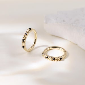 14k Solid Gold Black Stone Flower Hoop Clicker Texture Cartilage Huggie Hoop Daith Hoop Clicker Nose Ring Tragus Clicker Helix Hoop 16g 8mm