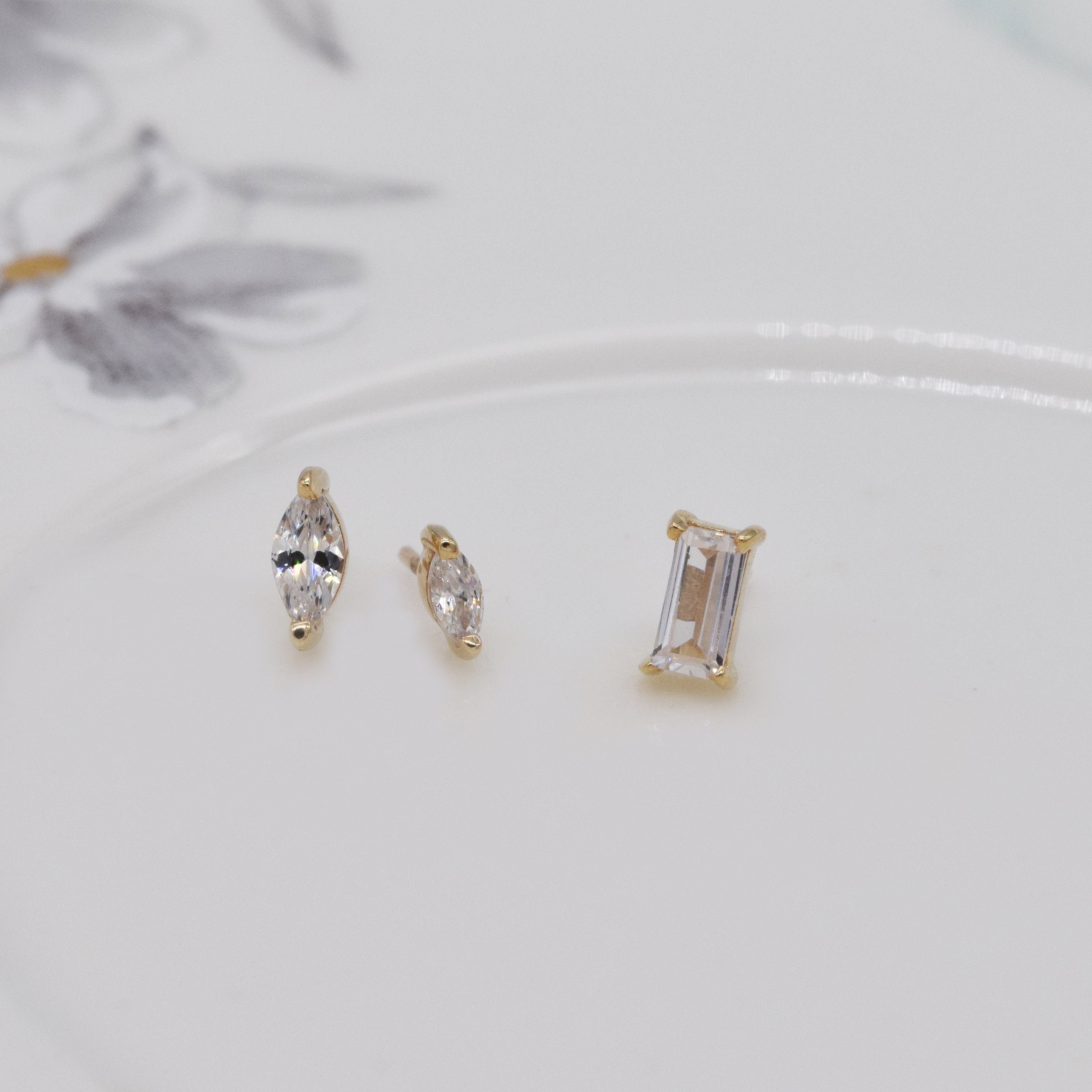 14k Solid Gold Dainty Cartilage Gold Stud Earrings Conch Etsy